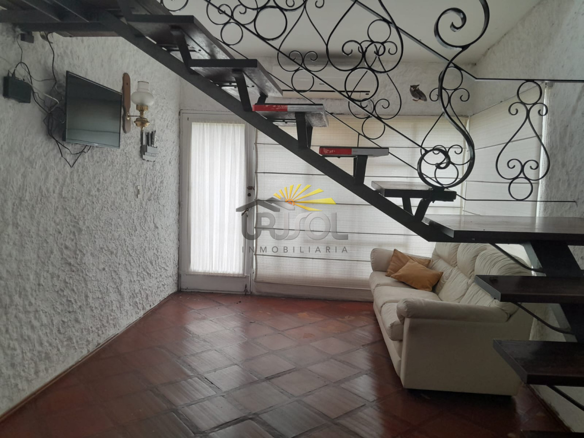 Casa ID.88 - Se VENDE Casa de 6 Dormitorios 