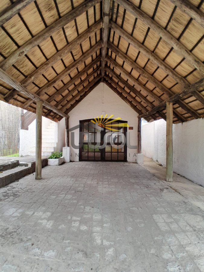 Casa ID.120 - Se ALQUILA Casa de 2 Dormitorios en El Tesoro