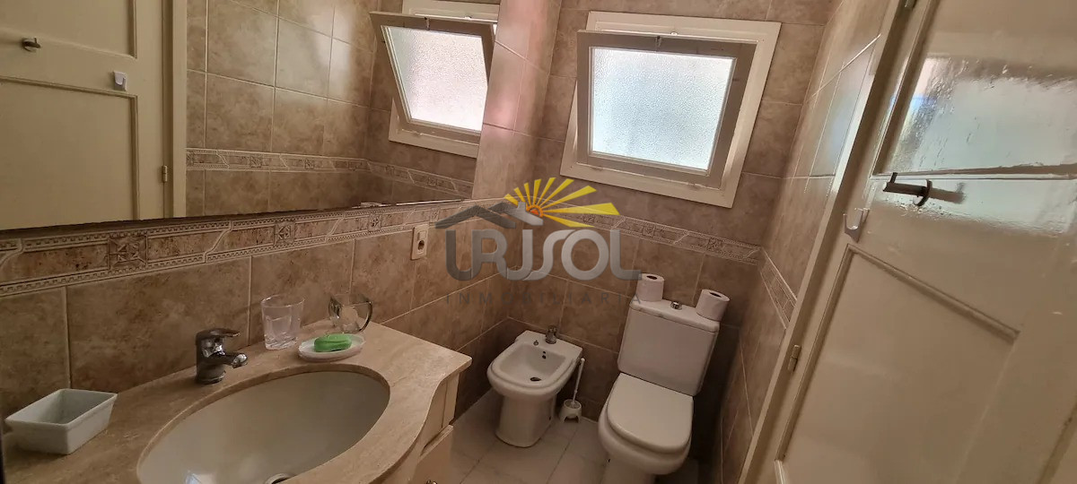 Casa ID.68 - Se ALQUILA Anual, Espectacular Casa de 5 dormitorios