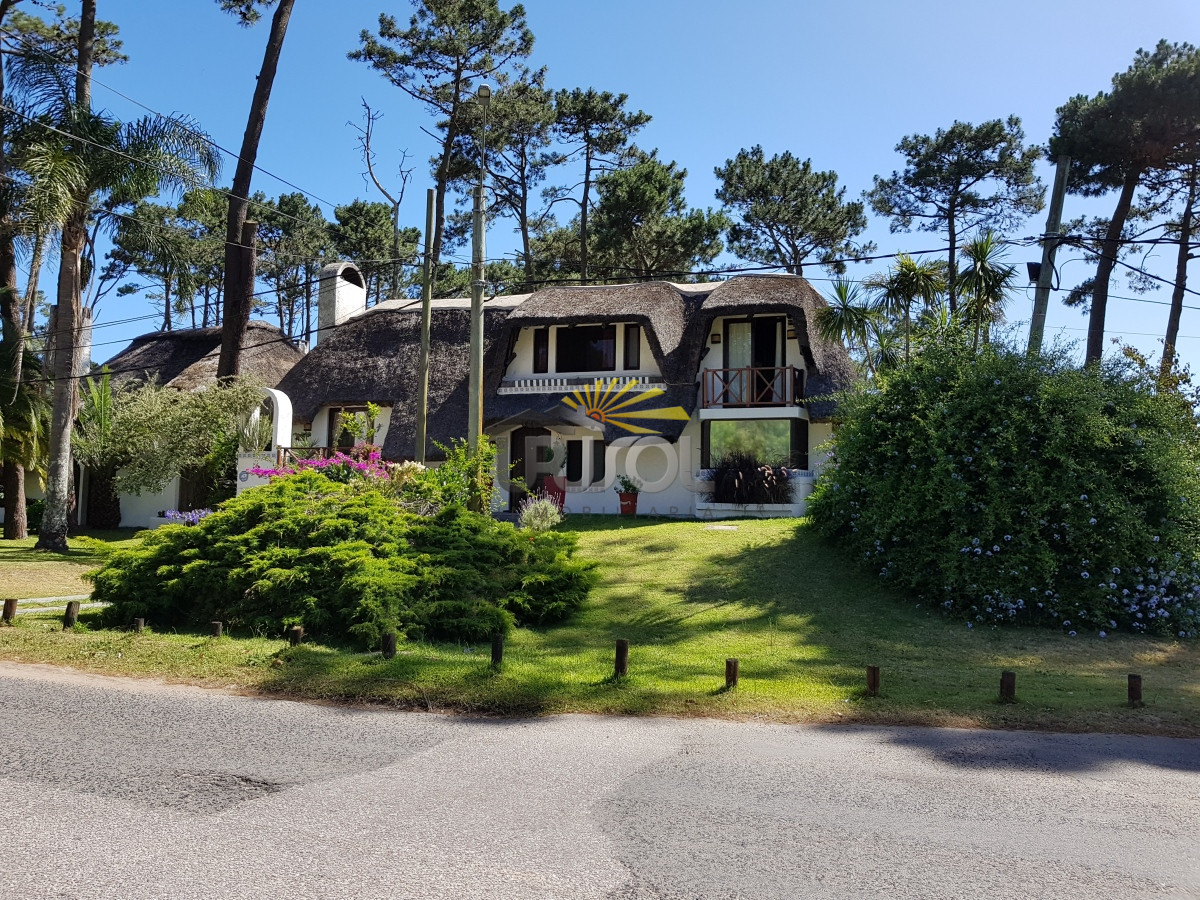 Casa ID.42 - Alquiler de Verano ! Excelente Opcion Pinares - Punta del Este