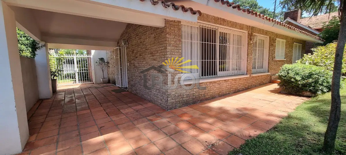 Casa ID.68 - Se ALQUILA Anual, Espectacular Casa de 5 dormitorios