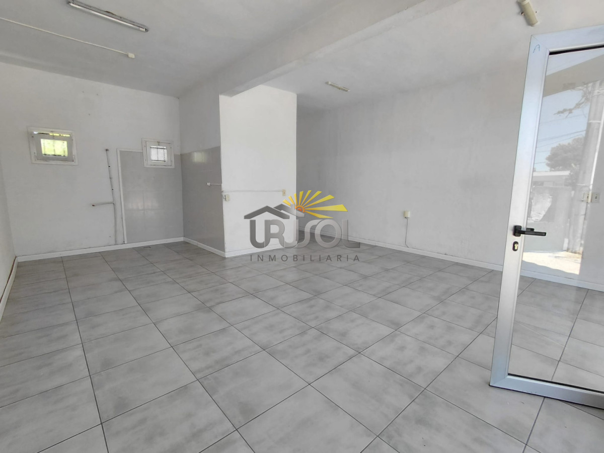 Local Comercial ID.113 - Se ALQUILA Local Céntrico