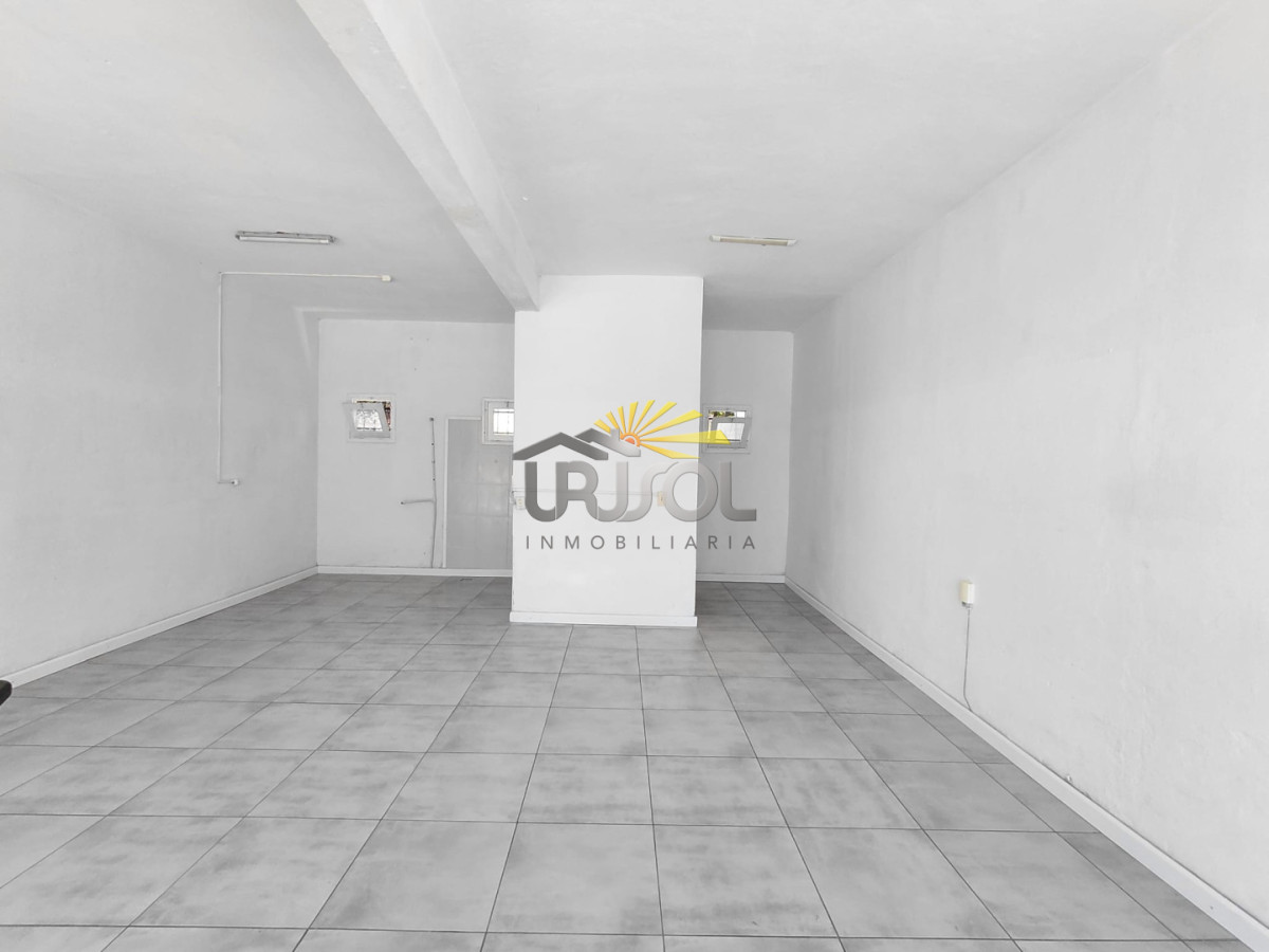 Local Comercial ID.113 - Se ALQUILA Local Céntrico