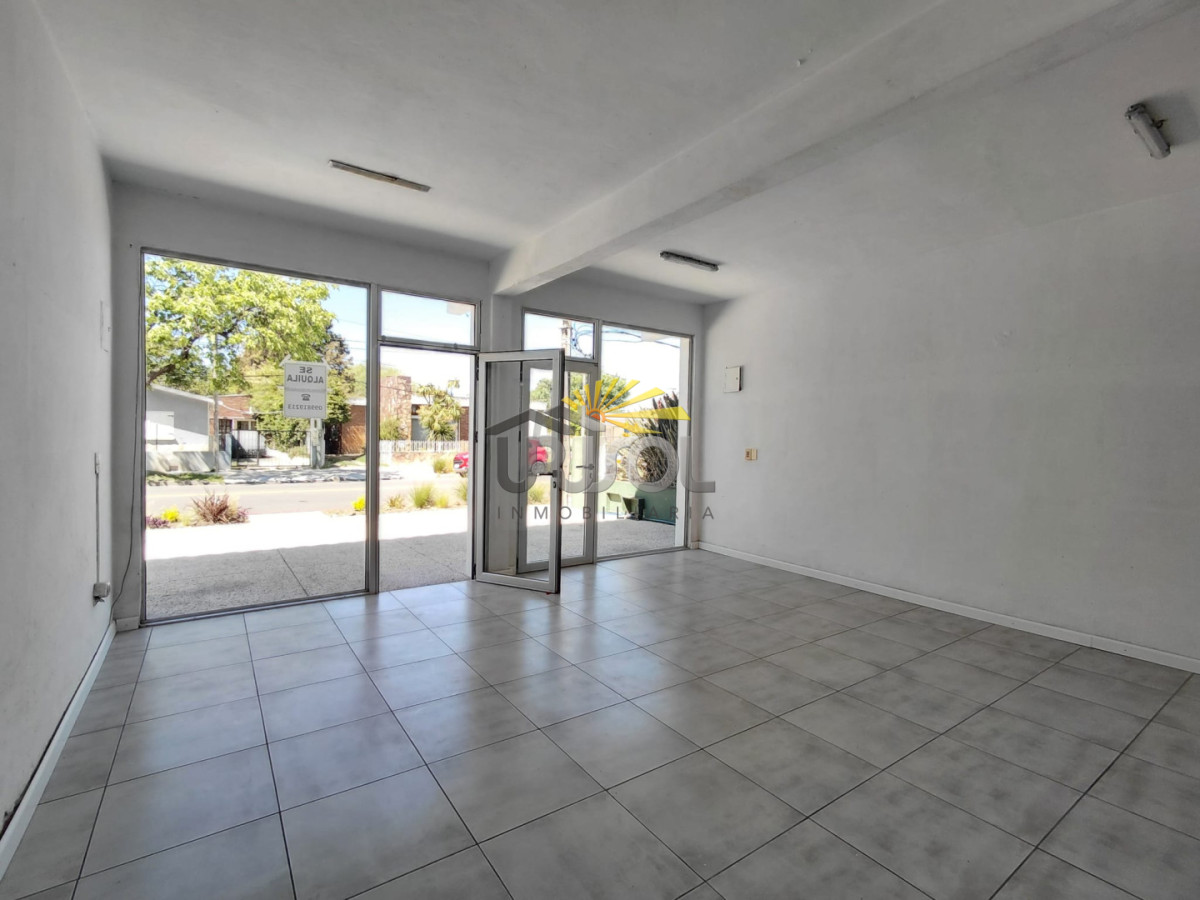 Local Comercial ID.113 - Se ALQUILA Local Céntrico