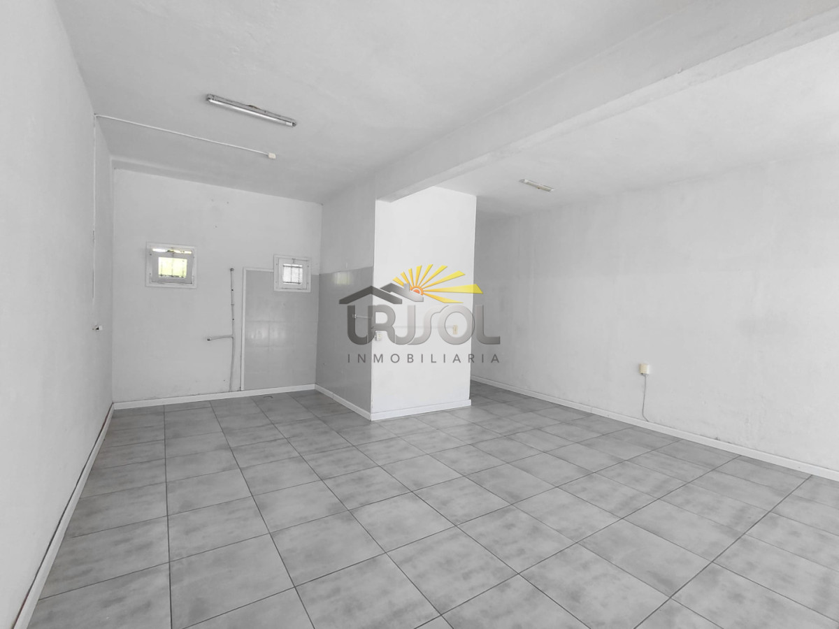 Local Comercial ID.113 - Se ALQUILA Local Céntrico