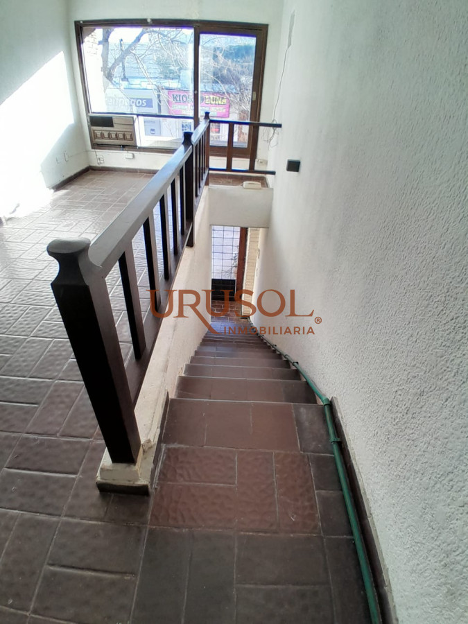 Oficina ID.105 - SE ALQUILA Oficina en Centro de Maldonado