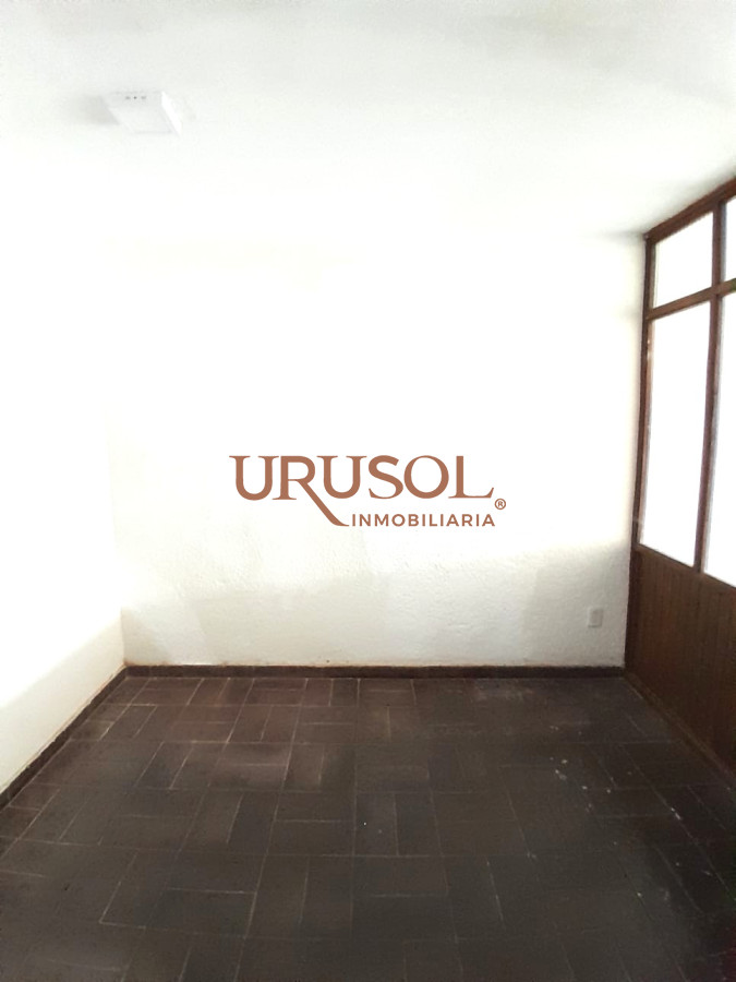 Oficina ID.105 - SE ALQUILA Oficina en Centro de Maldonado