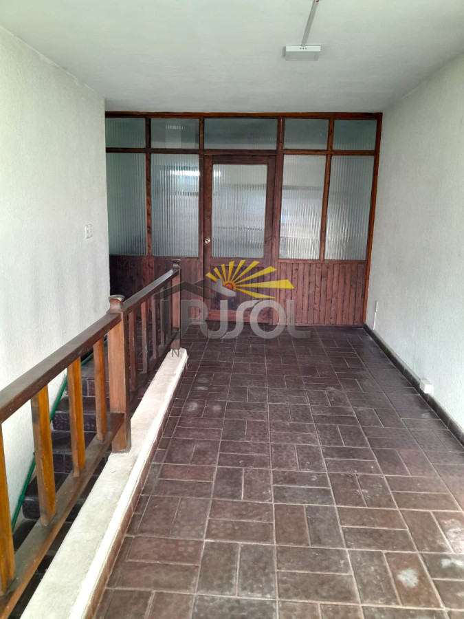 Oficina ID.105 - SE ALQUILA Oficina en Centro de Maldonado