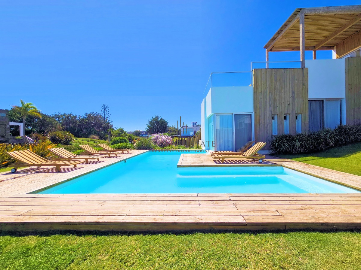 Casa ID.1912 - Alquiler Casa para 10 personas Punta Ballena, Punta del Este.