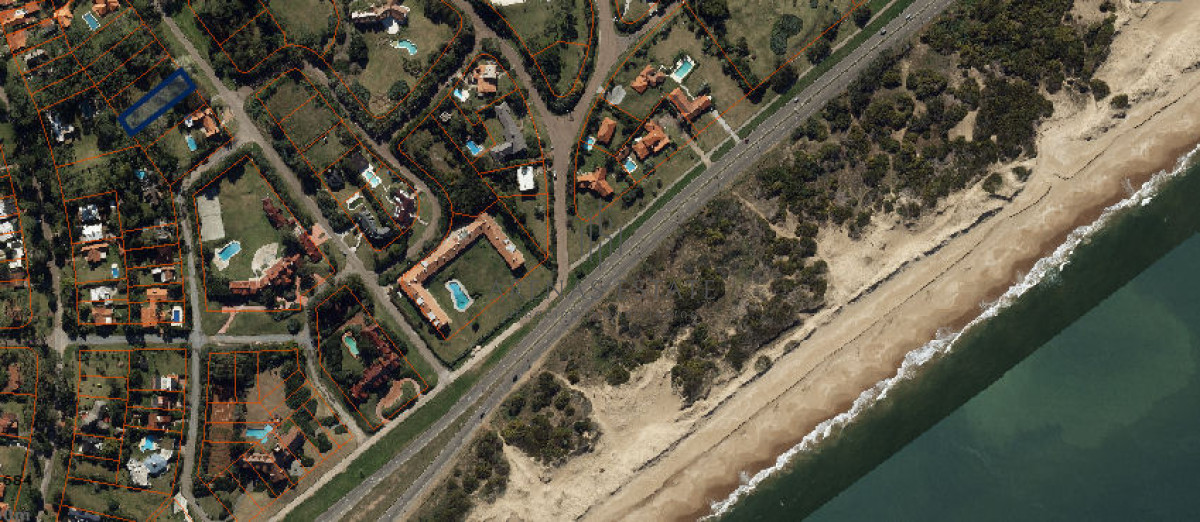 Terreno ID.1913 - Venta de Terreno de 967 m2 , en San Rafael, Punta del Este. a 200 mts del Mar.