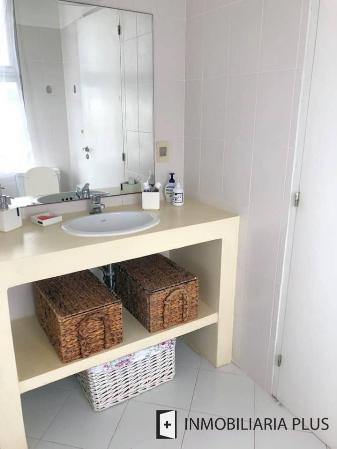 Casa ID.918 - Alquiler de CASA FRENTE AL MAR para 10 personas 656 m2 de Terreno en Solanas Punta Ballena