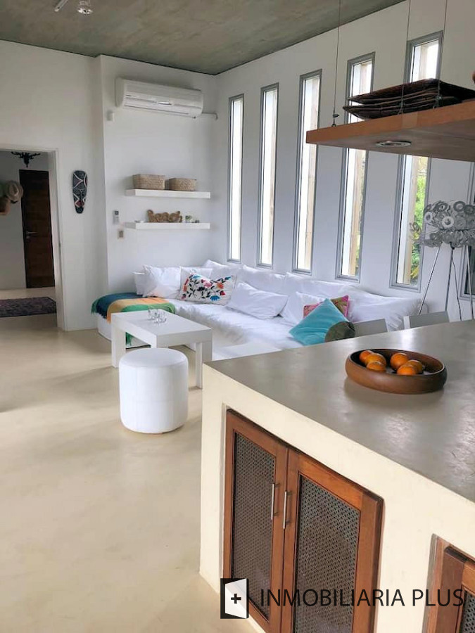 Casa ID.918 - Alquiler de CASA FRENTE AL MAR para 10 personas 656 m2 de Terreno en Solanas Punta Ballena