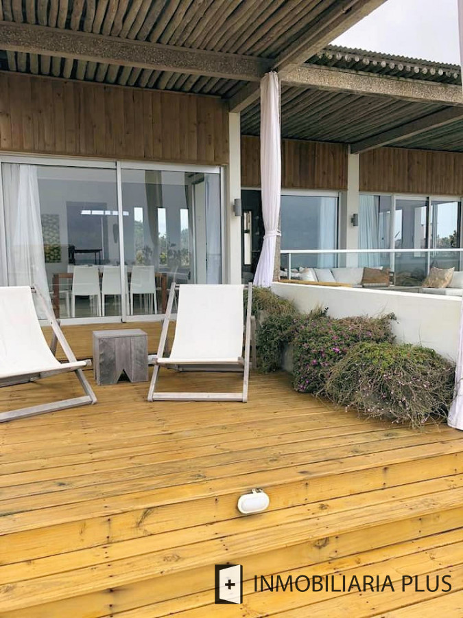 Casa ID.918 - Alquiler de CASA FRENTE AL MAR para 10 personas 656 m2 de Terreno en Solanas Punta Ballena