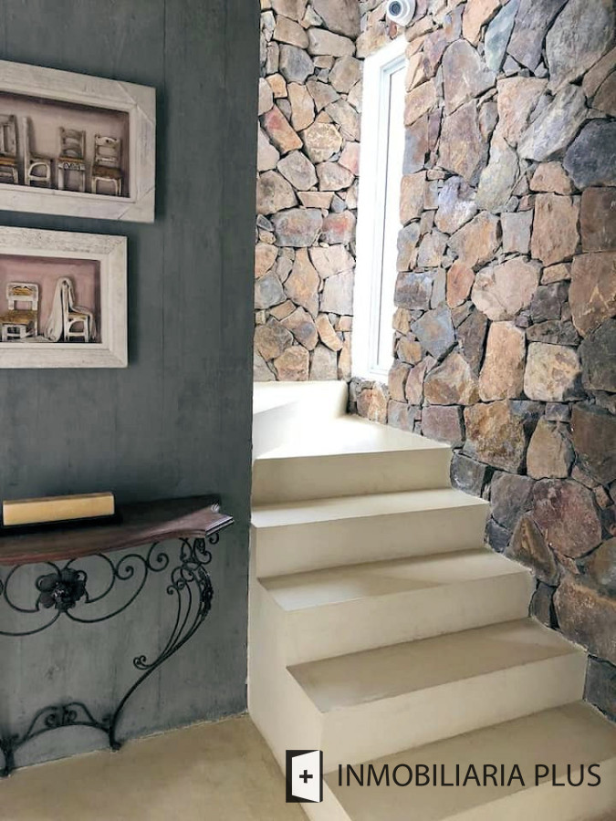 Casa ID.918 - Alquiler de CASA FRENTE AL MAR para 10 personas 656 m2 de Terreno en Solanas Punta Ballena