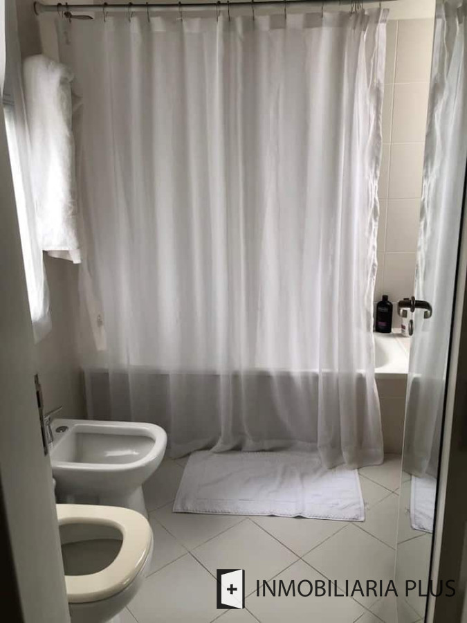 Casa ID.918 - Alquiler de CASA FRENTE AL MAR para 10 personas 656 m2 de Terreno en Solanas Punta Ballena