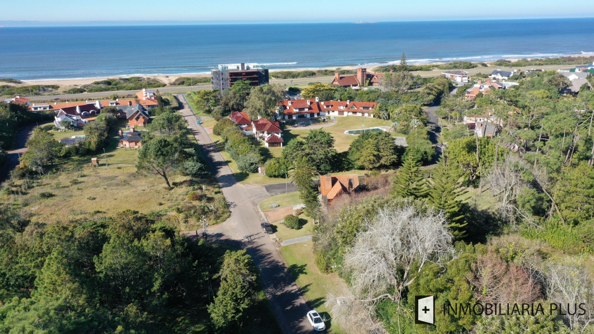 Terreno ID.919 - Venta de Terreno de 967 m2 en San Rafael Punta del Este a 200 mts del Mar.