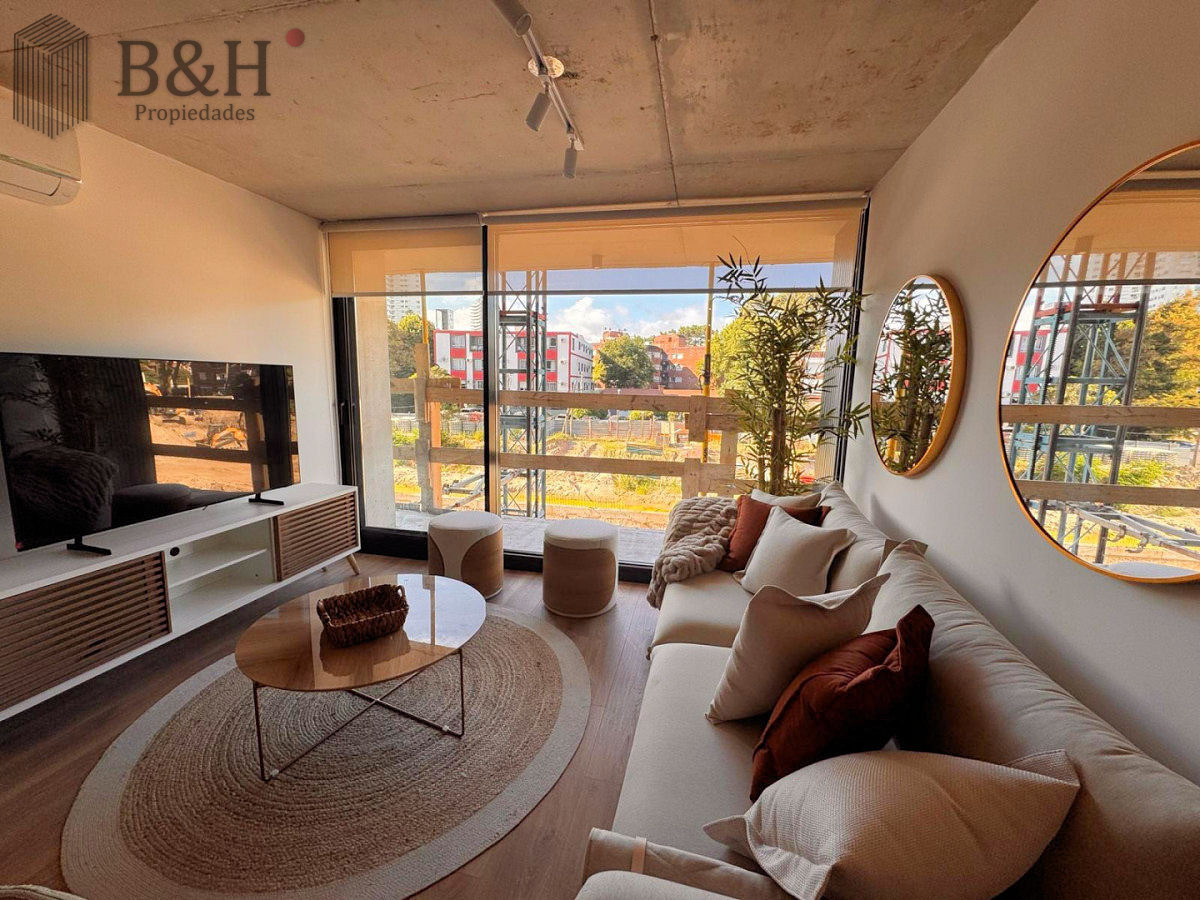 Apartamento ID.6518 - Venta de departamento de 2 dormitorios y 2 baños en REVENTA, Torres del Este,Punta del Este.