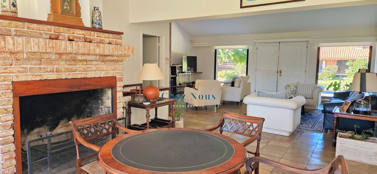 Casa ID.770 - Oportunidad! Venta de casa de 7 dormitorios en Pinares, Punta del Este.