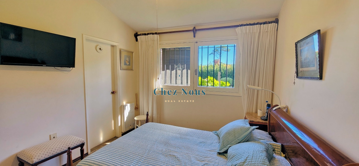 Casa ID.770 - Oportunidad! Venta de casa de 7 dormitorios en Pinares, Punta del Este.