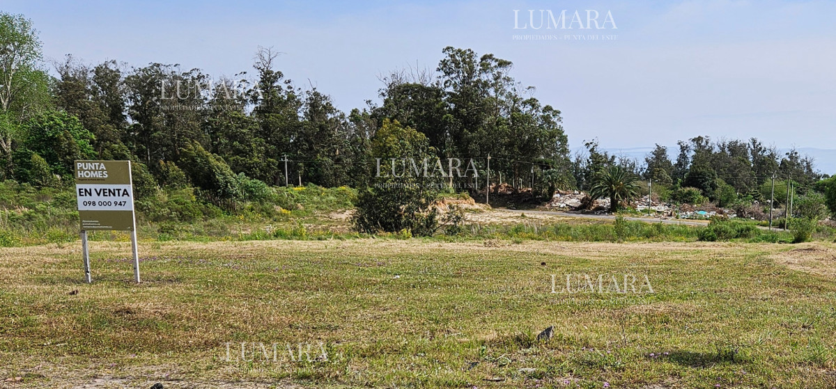 Terreno ID.280 - Venta de Terreno de 1368 m2 frente al Club de Golf de Punta del Este.