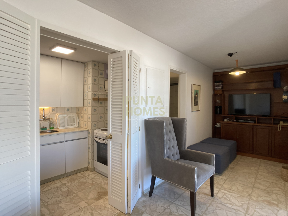 Apartamento ID.3838 - Venta Luminoso apartamento en Peninsula, Punta del Este.