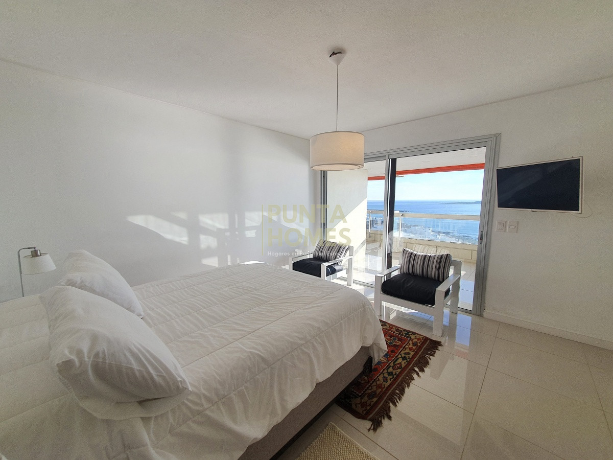 Apartamento ID.84 - Venta. Departamento de 4 Dormitorios en Punta del Este, Uruguay.