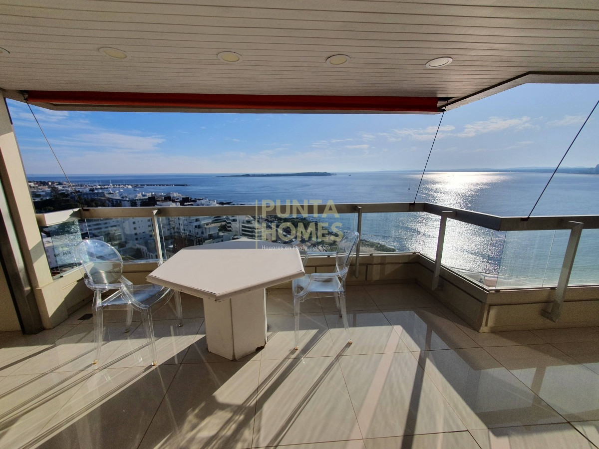 Apartamento ID.84 - Venta. Departamento de 4 Dormitorios en Punta del Este, Uruguay.