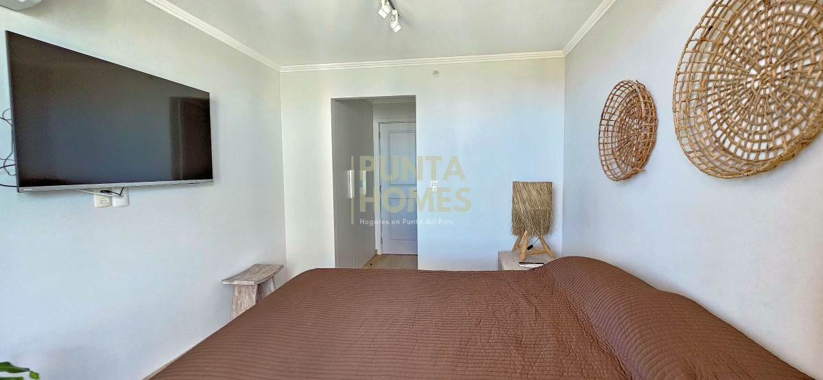 Apartamento ID.3802 - Venta de hermoso departamento de 2 dormitorios en Punta del Este.