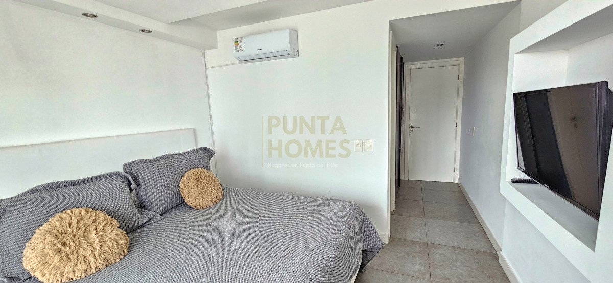 Apartamento ID.3822 - Venta de Aparatamento de 1 dormitorio y medio + 2 baños en Torre Yoo en Punta del Este