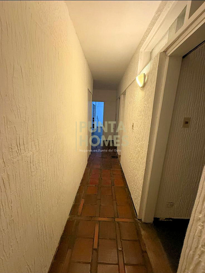 Apartamento ID.3886 - Renta asegurada en la Península de Punta del Este.! Departamento + monoambiente + local comercial