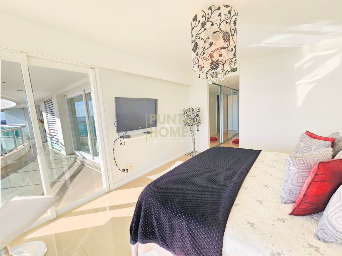 Apartamento ID.99 - Alquiler Temporada Departamento de 3 Dormitorios en Suite en Punta del Este.