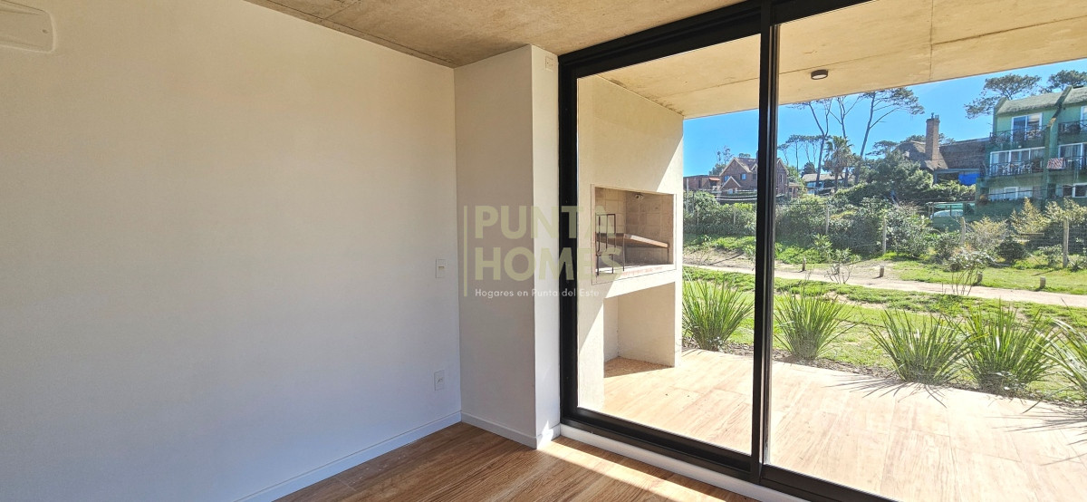 Apartamento ID.3812 - Venta departamento de 2 dormitorios y 2 baños frente al mar en Punta del Este