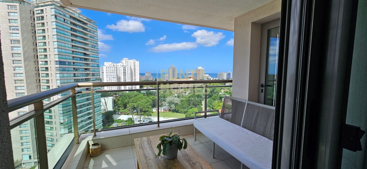 Apartamento ID.3802 - Venta de hermoso departamento de 2 dormitorios en Punta del Este.