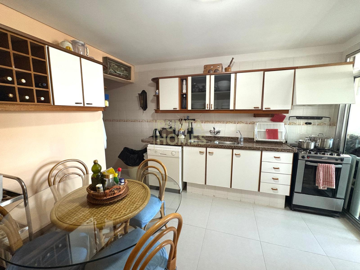 Apartamento ID.3877 - Apartamento frente a la brava con 4 dormitorios