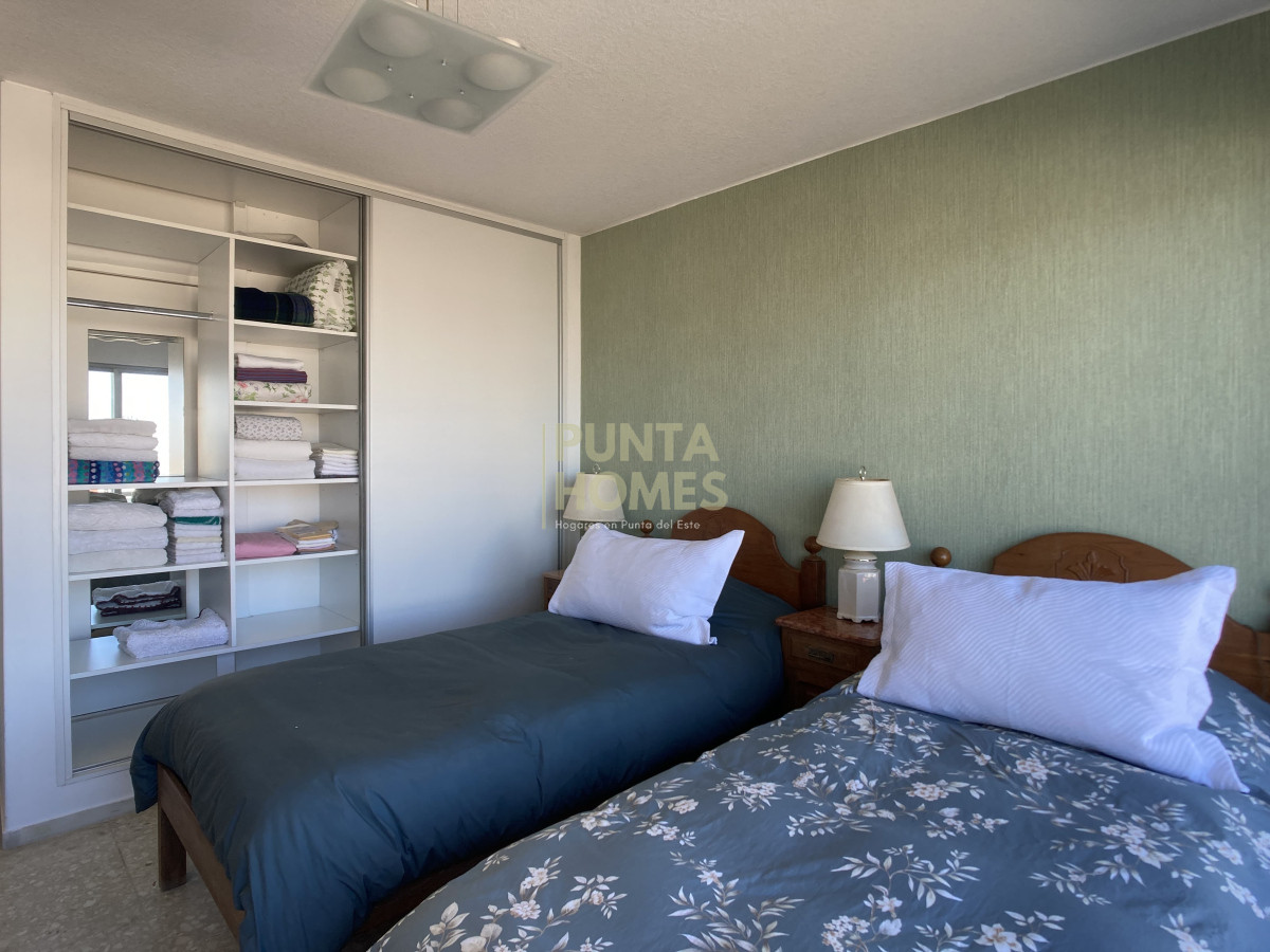 Apartamento ID.3838 - Venta Luminoso apartamento en Peninsula, Punta del Este.