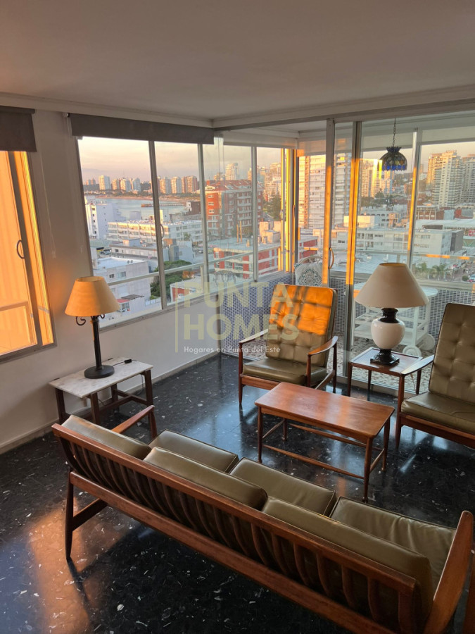 Apartamento ID.3861 - Venta departamento de 2 dormitorios en Edificio Apolo, Península, Punta del Este.