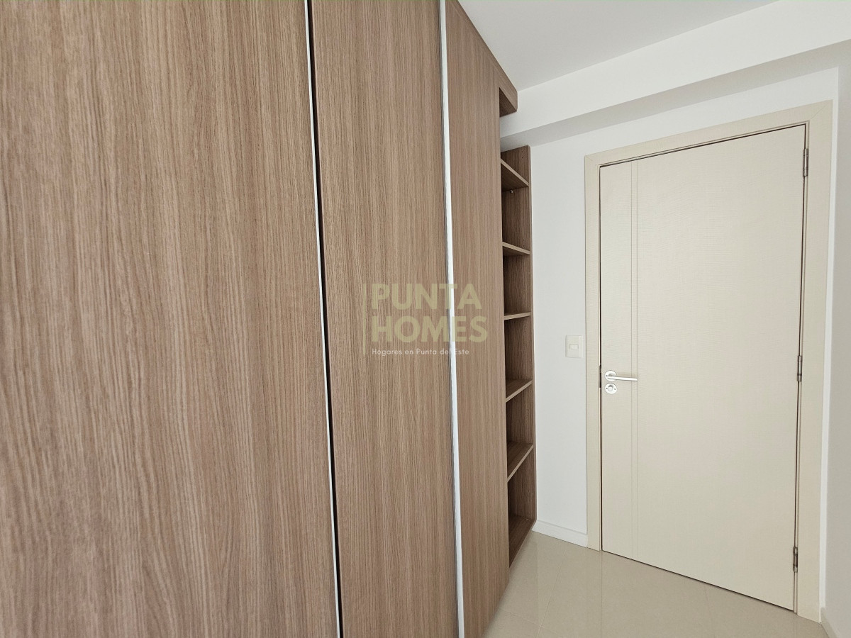 Apartamento ID.3796 - Venta de departamento de 3 dormitorios en Punta del Este.