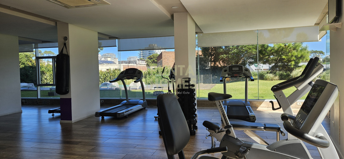 Apartamento ID.3847 - Venta de departamento de 2 dormitorios y 2 baños en Punta del Este.