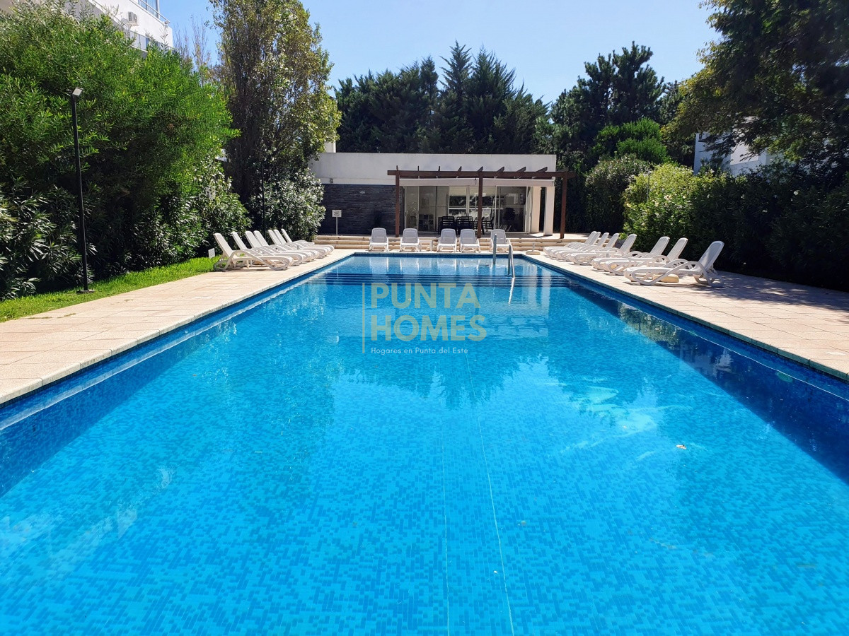 Apartamento ID.1626 - Venta de Penthouse Dúplex de 4 dormitorios en suite, frente al Mar en Punta del Este.