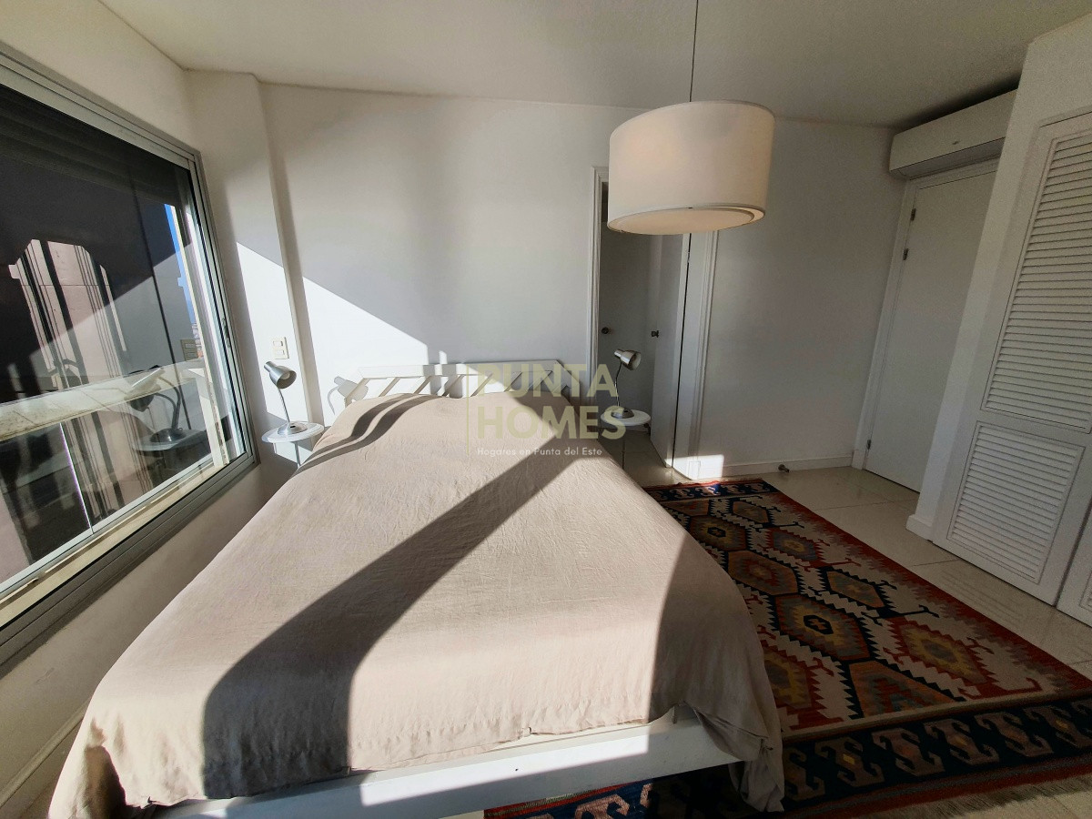 Apartamento ID.84 - Venta. Departamento de 4 Dormitorios en Punta del Este, Uruguay.