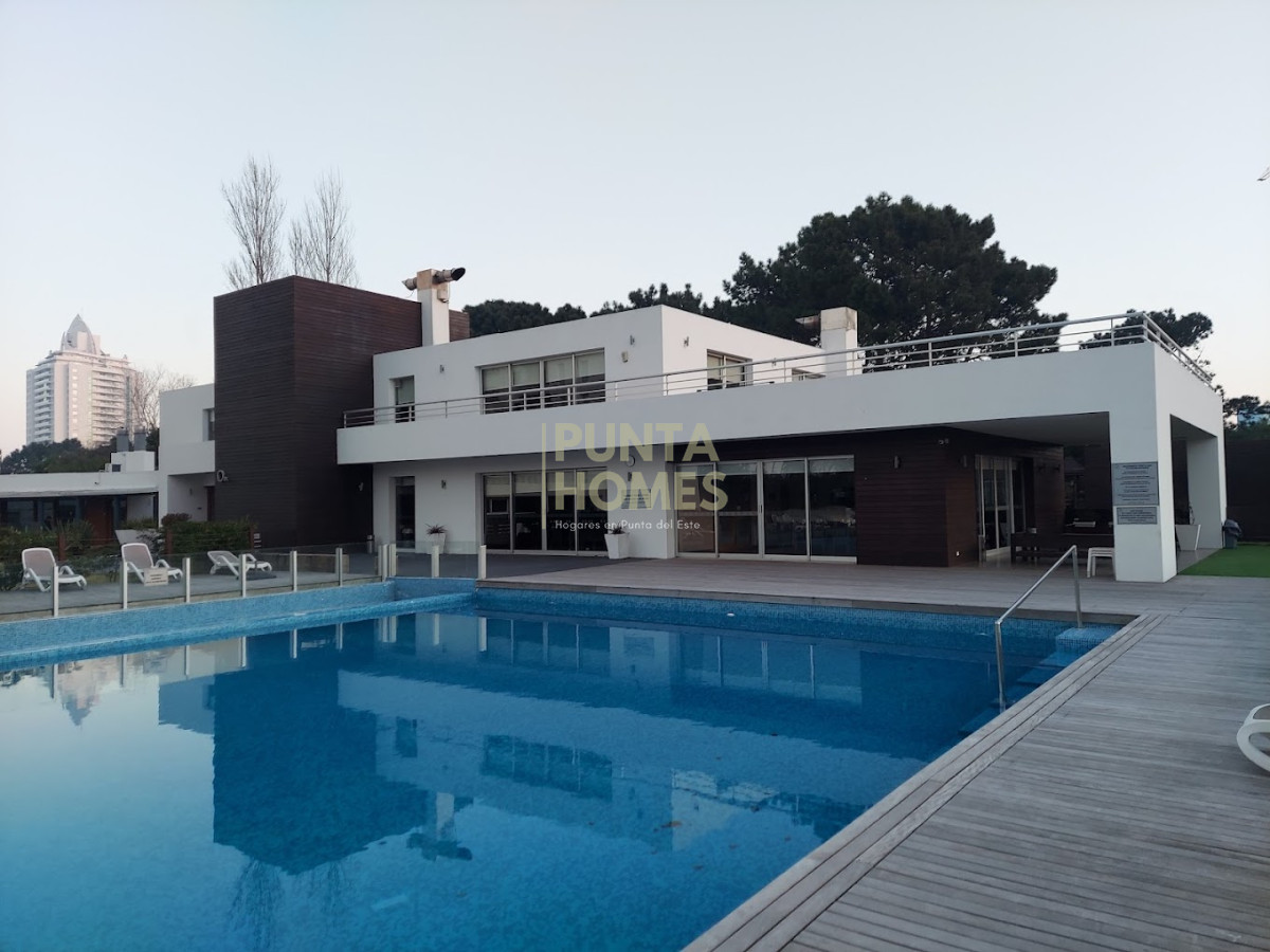 Apartamento ID.3785 - Venta de apartamento de 2 dormitorios en Punta del Este