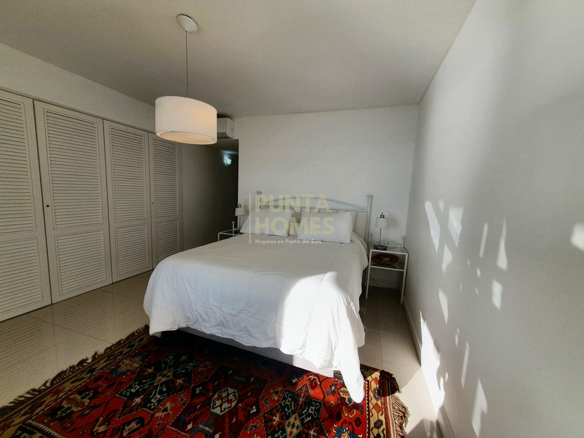 Apartamento ID.84 - Venta. Departamento de 4 Dormitorios en Punta del Este, Uruguay.