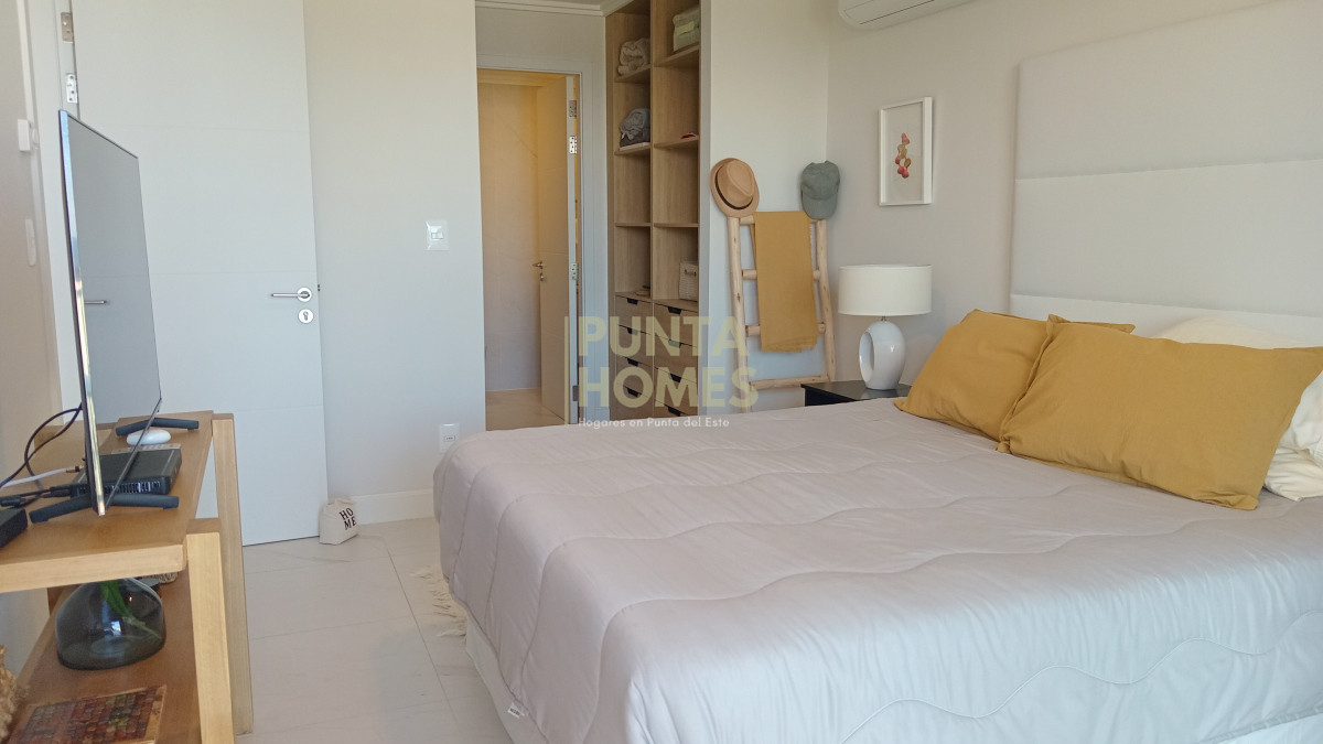 Apartamento ID.3907 - Alquiler temporal en Edificio Cruceros, Punta del Este.