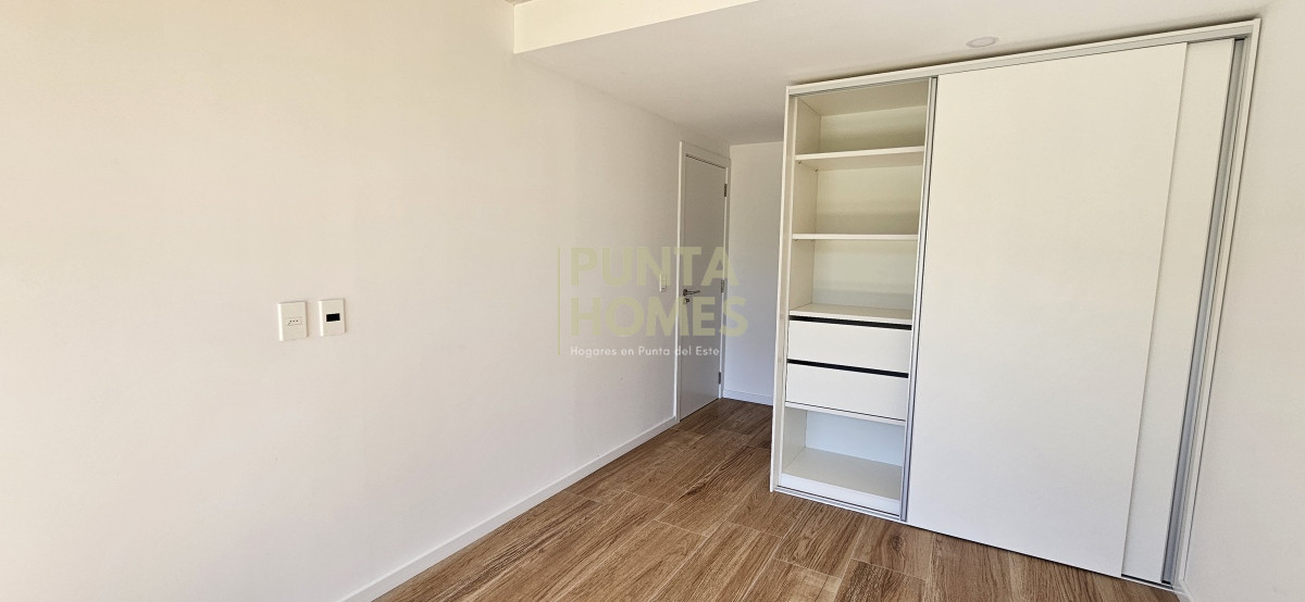 Apartamento ID.3812 - Venta departamento de 2 dormitorios y 2 baños frente al mar en Punta del Este