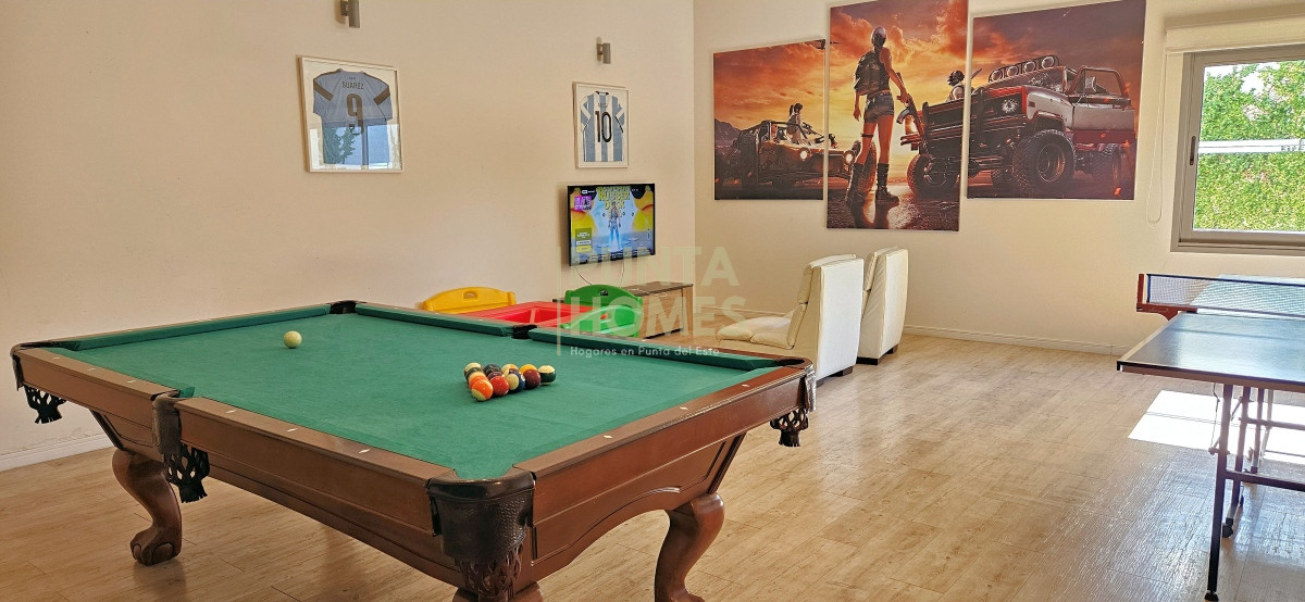Apartamento ID.3802 - Venta de hermoso departamento de 2 dormitorios en Punta del Este.
