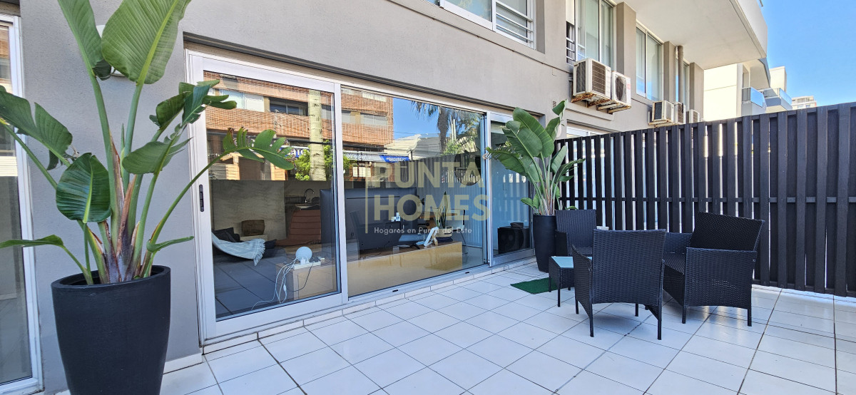 Apartamento ID.3827 - Apartamento 1 Dormitorio en Venta  Puerto de Punta del Este  Planta Baja con Terraza
