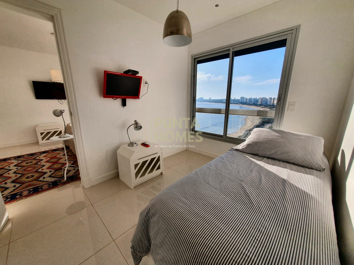 Apartamento ID.84 - Venta. Departamento de 4 Dormitorios en Punta del Este, Uruguay.