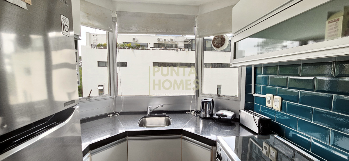 Apartamento ID.3912 - Venta de departamento de 2 dormitorios y 2 baños frente a Punta Shopping, Punta del Este.