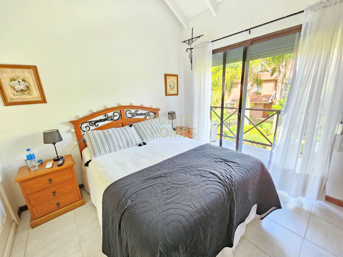 Apartamento ID.3867 - Apartamento de 2 dormitorios en Venta en Barrio cerrado en Punta del Este