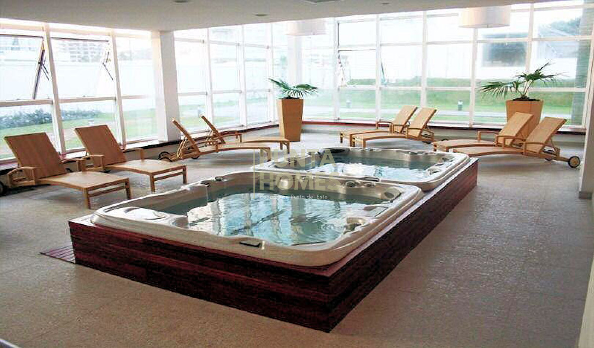 Apartamento ID.99 - Alquiler Temporada Departamento de 3 Dormitorios en Suite en Punta del Este.